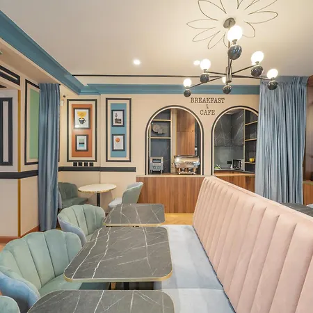Boronali - Nouvellement Renove Hotel