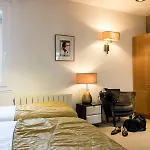 Hotel Boronali
