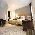 Boronali Hotel